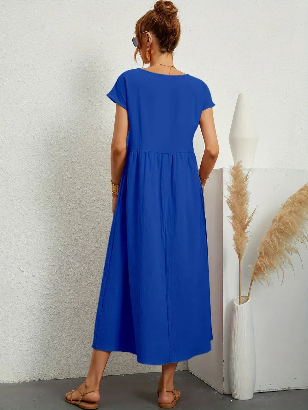 Gabrielle™ — Elegancka, midi sukienka o swobodnym kroju