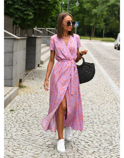 Julia - Elegancka Sukienka z Dekoltem w Serek i Modelującym Krojem
